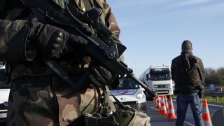 Zákon proti terorizmu na úkor slobody Francúzov posilní políciu