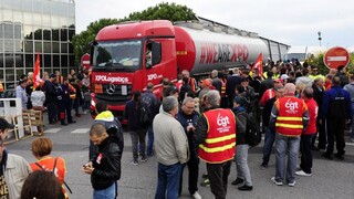 Vo Francúzsku vstúpili do štrajku aj zamestnanci jadrových elektrární