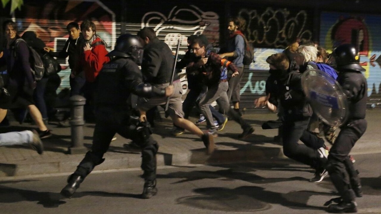 Barcelona zažíva búrlivé nepokoje. Za všetkým sú bezdomovci