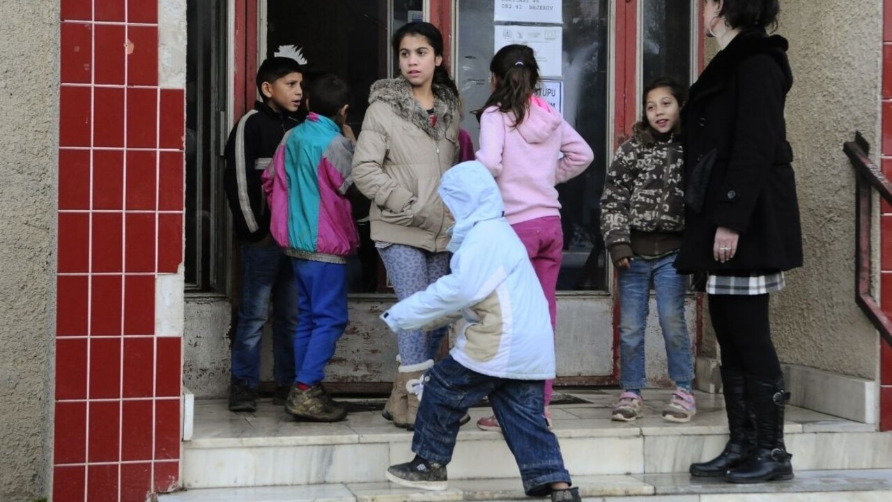 Maďarsko podľa EK segreguje rómske deti, Fidesz hovorí o pomste Bruselu