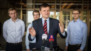 Exposlanec Hlina oficiálne oznámil kandidatúru na post predsedu KDH