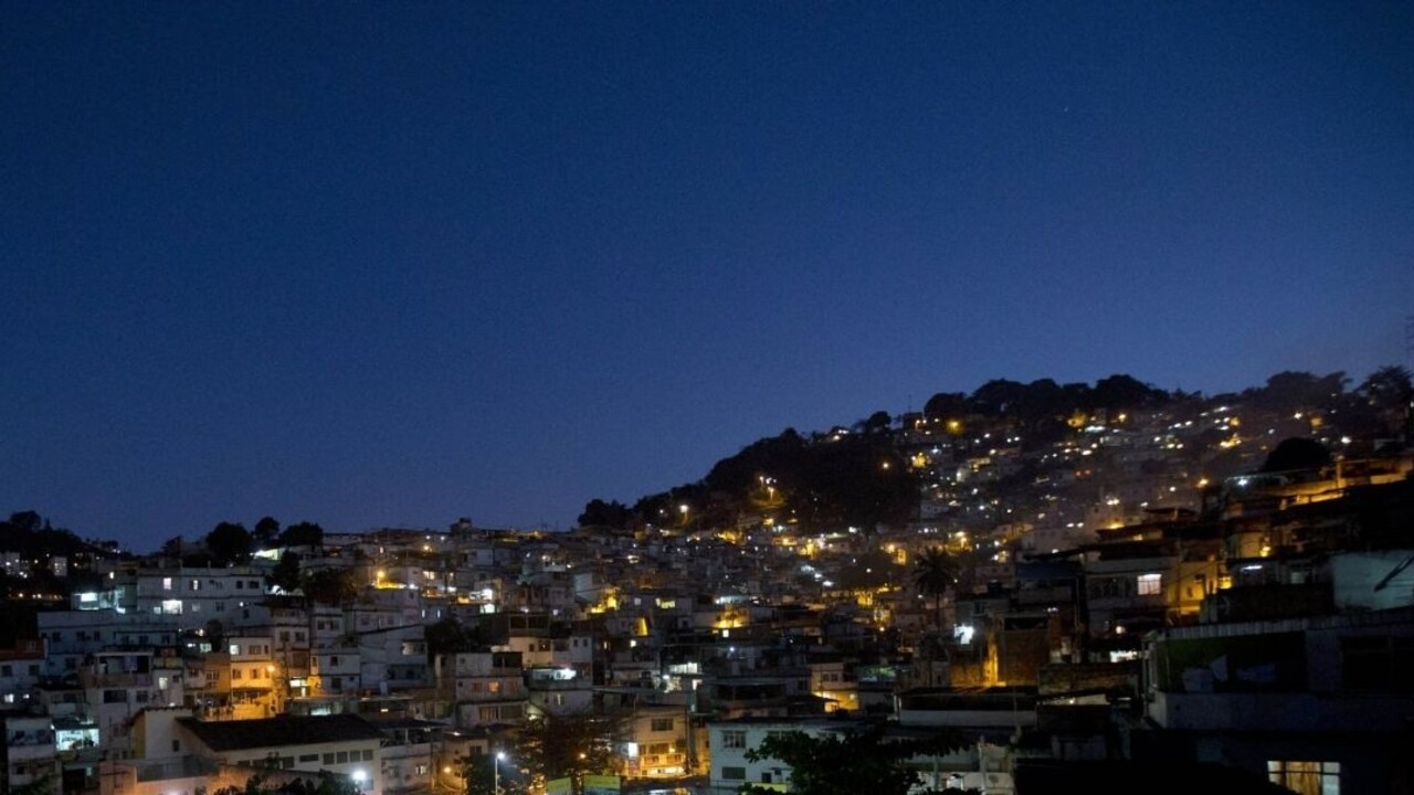 Tínedžerku znásilnilo 33 mužov, video umiestnili na Twitter