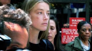 Manželka Johnnyho Deppa žiada zákaz približovania, herec ju chcel podplatiť