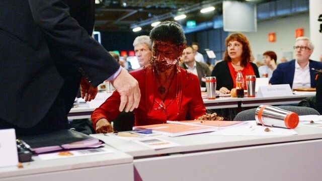 Nemecká politička sa stala terčom útoku, na hlave jej pristála torta
