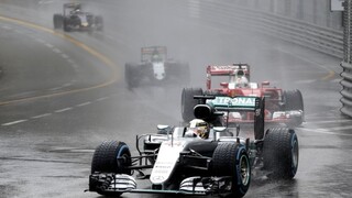 Hamilton vyhral Veľkú cenu Monaka. Ricciardo zaskočil mechanikov