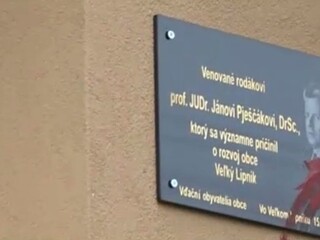 Rodáci si uctili komunistického prokurátora, ÚPN im pripomenul vlastizradu