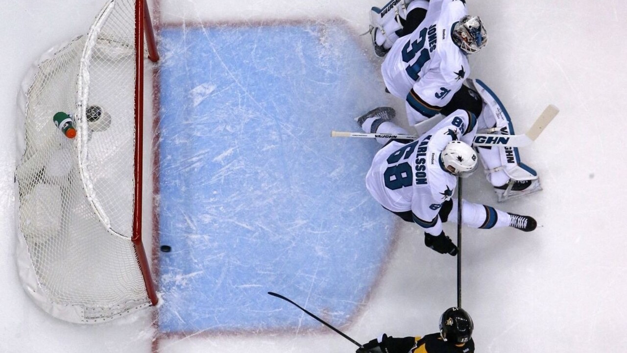 Bonino vystrelil Pittsburghu prvé finálové víťazstvo