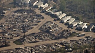 Takmer 80-tisícové kanadské mesto po obrovskom požiari pomaly ožíva