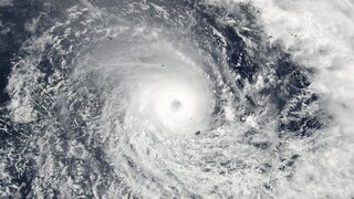 cyklón satelit ilu 1140 px (SITA/NOAA via AP)