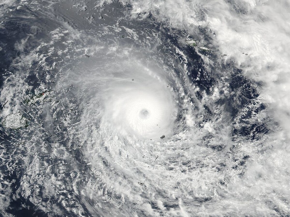 cyklón satelit ilu 1140 px (SITA/NOAA via AP)