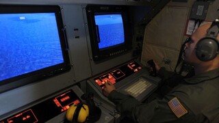 Zachytili signál z čiernych skriniek strateného lietadla EgyptAir