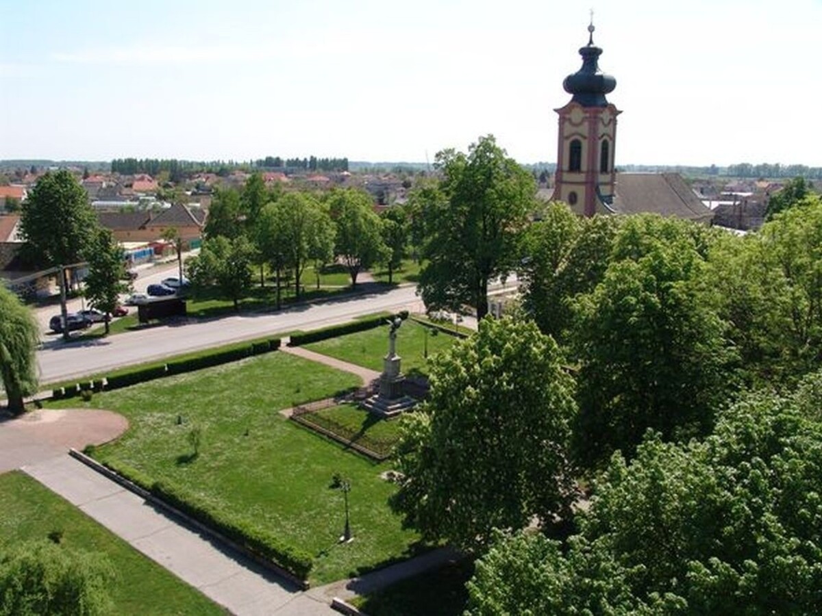 Strelec na južnom Slovensku zabil manželský pár dôchodcov