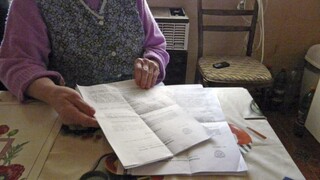 Seniori sa stávajú obeťami podvodov čoraz častejšie, mladí by im mali pomôcť