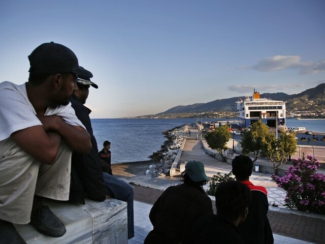V tábore na Lesbose došlo k požiarom a bitkám, migranti nechcú späť do Turecka