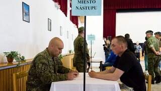 Opäť spúšťajú dobrovoľnú vojenskú prípravu. Výcvik je zameraný na mladých, ktorí chcú brániť vlasť