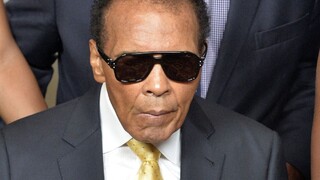 Muhammad Ali je v nemocnici, údajne je to vážne