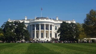 Pomätenie či väzenie. Medzi Clintonovou a Trumpom rastie napätie