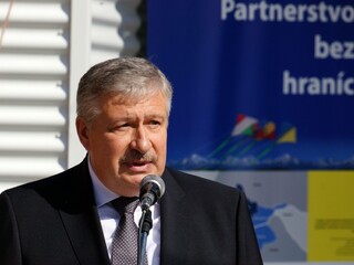 Cigaretový škandál stál ukrajinského veľvyslanca v SR miesto