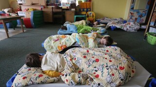 Odídenci z Ukrajiny narazili na ďalší problém. Nájsť miesto pre svoje dieťa v škôlke je takmer nemožné
