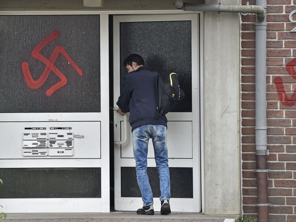Amnesty International: Nemci nezvládajú nárast počtu zločinov z nenávisti