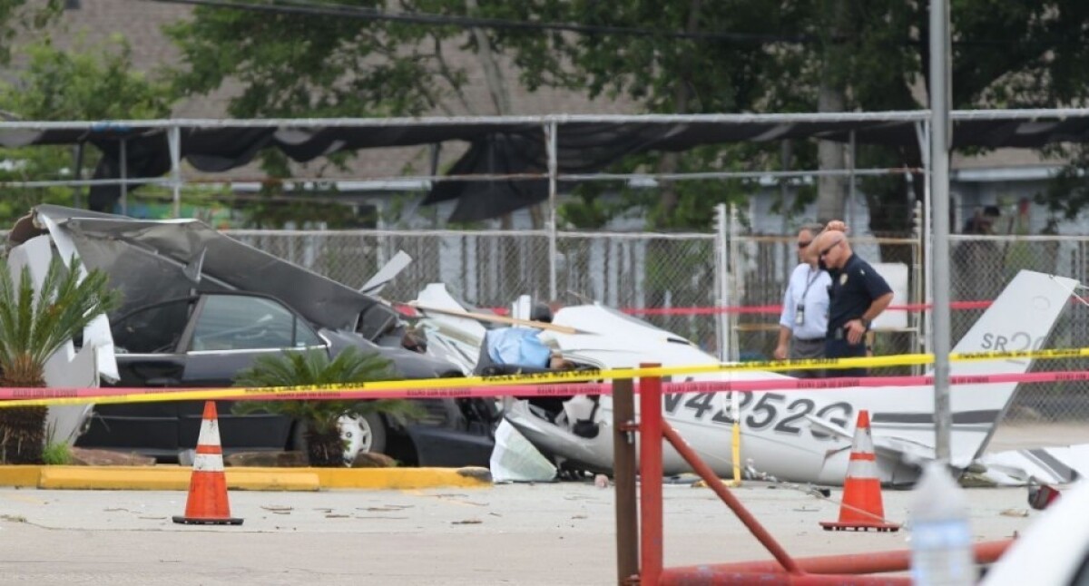 plane-crash-houston-61cd61005e5e4373b69b3f5b8680e1ea_3f6bf4fc.jpg