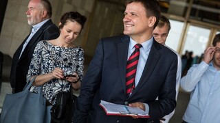 Novým predsedom KDH sa stal suverénne Alojz Hlina