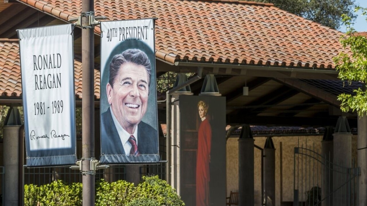 Regan zamlčiaval hrozbu AIDS. Z choroby si robil žarty,  tvrdia kontroverzné záznamy