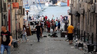 Ulice plné násilia a výtržností. V Marseille vytvorili fanúšikovia bojovú zónu