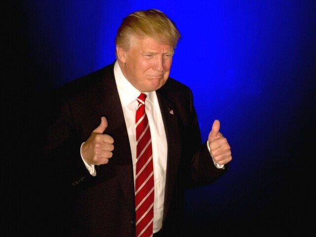 Zverejnili špinu na Trumpa, ktorú jeho súperom ukradli hackeri