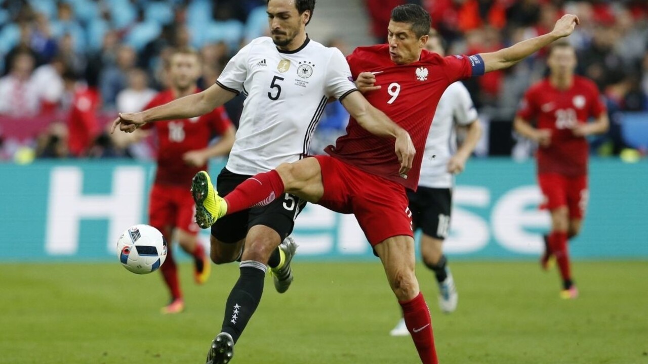 Nemecko remizovalo s Poľskom, Ukrajina z Eura vypadla