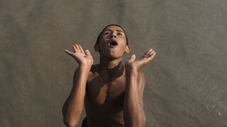 Je teplo a nemáte na klimatizáciu? Nápad z Bangladéša pomáha tisíckam ľudí