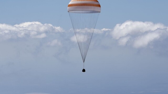 Trojica astronautov sa vrátila na Zem, na ISS pobudli niekoľko mesiacov