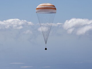 Trojica astronautov sa vrátila na Zem, na ISS pobudli niekoľko mesiacov
