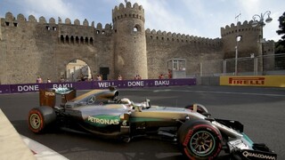 V Baku vyštartuje z pole-position Rosberg, Hamilton až z 10. miesta