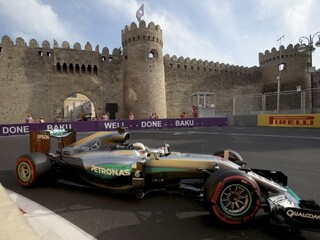 V Baku vyštartuje z pole-position Rosberg, Hamilton až z 10. miesta