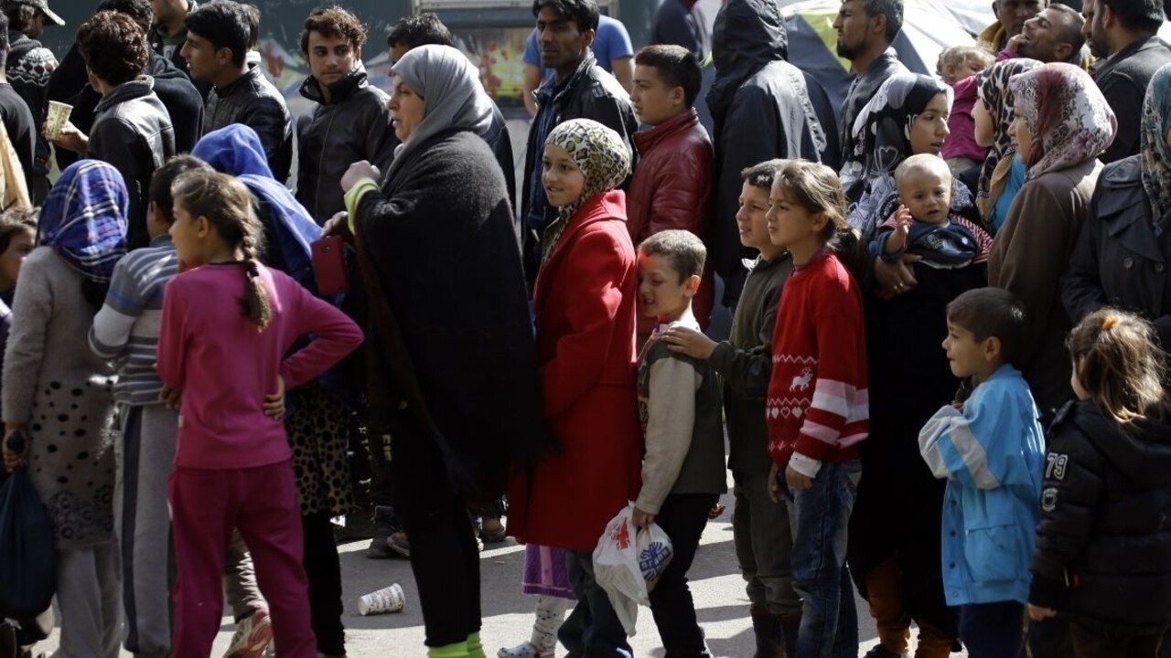 Švédi plánujú otestovať migrantov, drvivá väčšina vraj klame