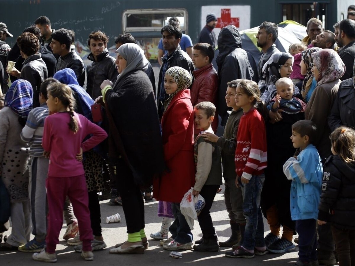 Švédi plánujú otestovať migrantov, drvivá väčšina vraj klame