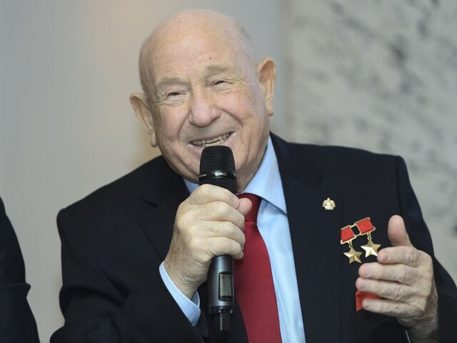 Legendárny kozmonaut Leonov na Slovensku vzdal úctu padlým vojakom