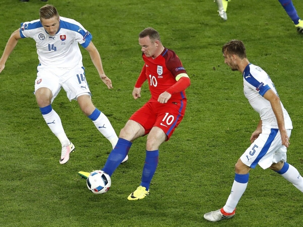 Lacné straty a chýbajúci Rooney. Angličania hodnotia duel so Slovákmi