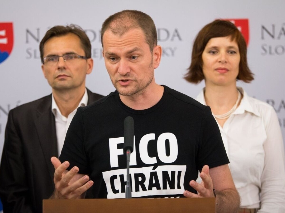 Protest pred Bonaparte vraj nebol posledný, žiadajú mimoriadnu schôdzu