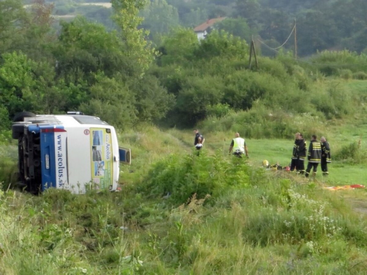 serbia-crash-ca3918bb5735453f8268aca40f5e7fb4-1_ee14e04a.jpg