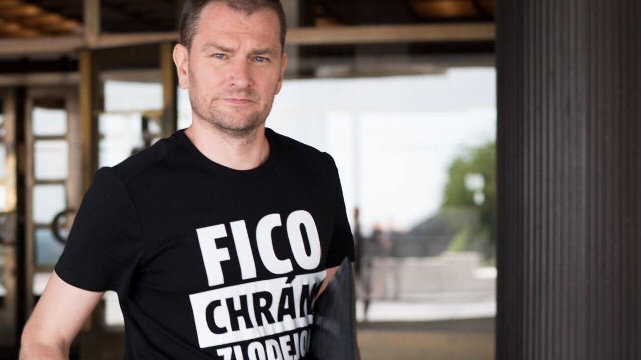 Kaliňák podľa opozície zneužíva funkciu na vlastné obohatenie