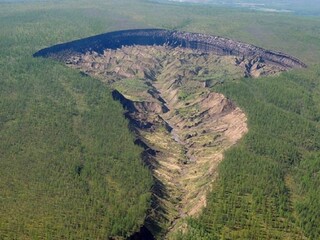 Obrovská puklina na Sibíri desí miestnych, vedcov však fascinuje