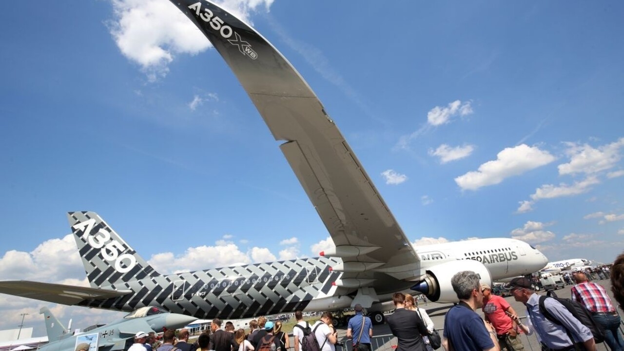 Airbus zváži svoje investičné plány v Británii, dúfa v nízke škody