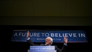 Sanders verejne vyhlásil, koho podporí v zápase o Biely dom