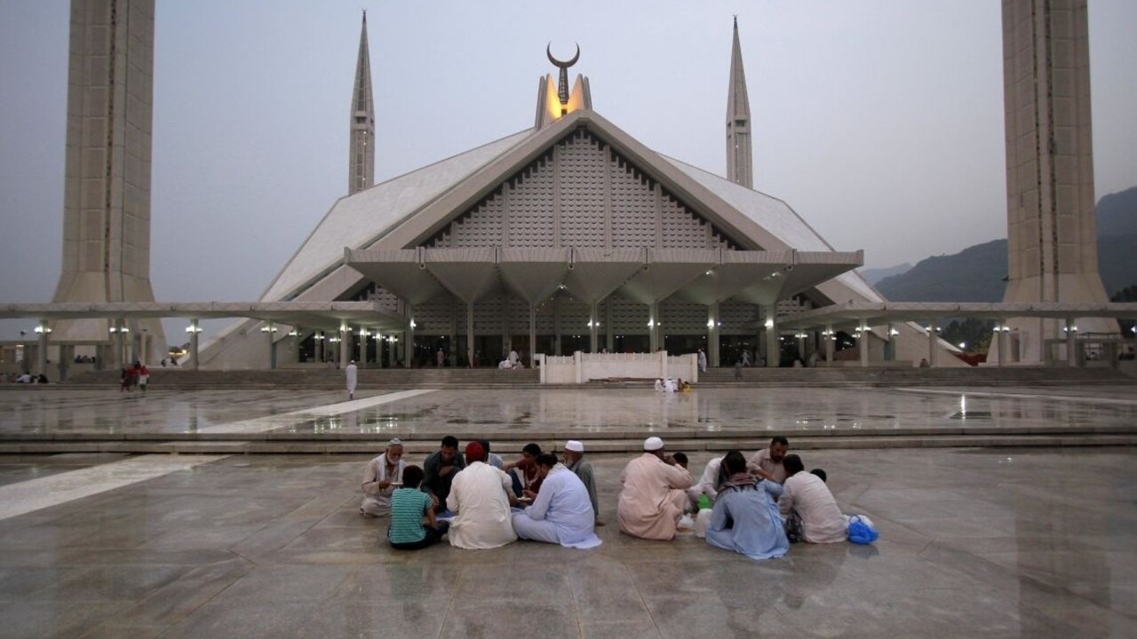 Duchovní Pakistanu odobrili svadby transsexuálov, odsúdili ich ponižovanie