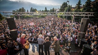 Opozícia zvolala ďalší protest za odstúpenie Kaliňáka, opäť prišli tisíce ľudí