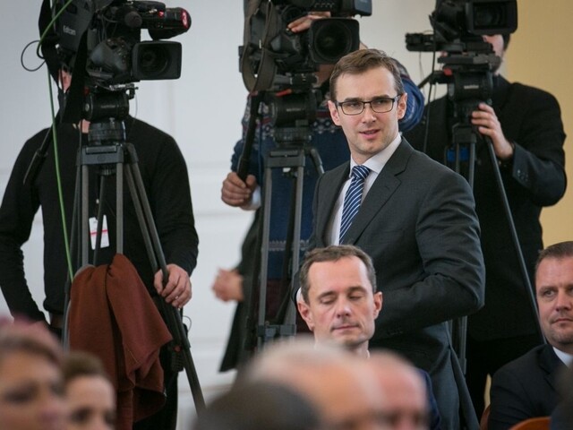 Procházka stratil piatich poslancov, zakladajú vlastnú platformu