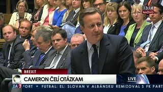 Britský premiér Cameron čelil otázkam poslancov