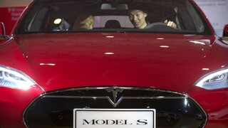 Samoriadená Tesla spôsobila prvú smrť, hrozí aj jej stiahnutie z premávky